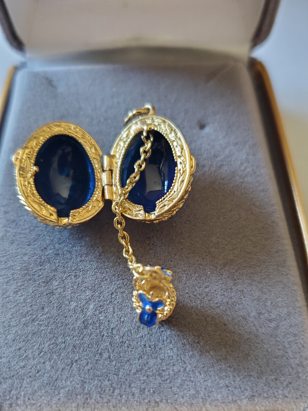 Faberge Style Egg Locket w/charm Inside - Picture 7 of 8